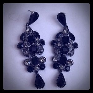 💙4/$25 black jewel earrings